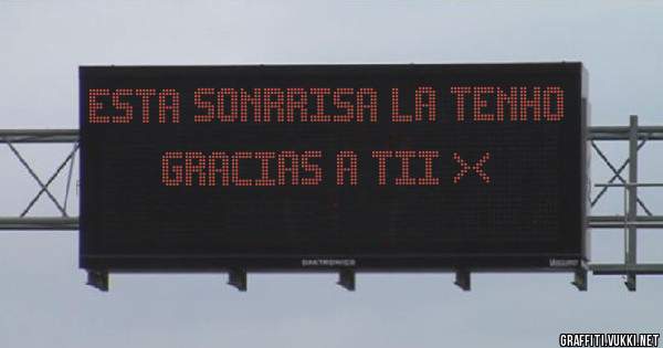 Esta sonrrisa la tenho gracias a tii ><