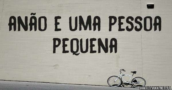 anão e uma pessoa pequena