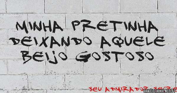 Minha pretinha deixando aquele beijo gostoso 