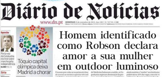 Homem identificado como Robson declara amor a sua mulher em outdoor luminoso 