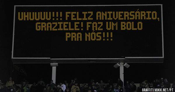 Uhuuuu!!! Feliz Aniversário, Graziele! Faz um bolo pra nós!!!