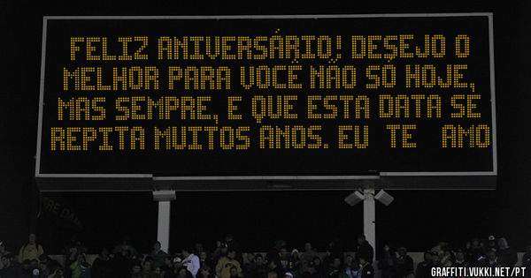  Feliz aniversário! Desejo o melhor para você não só hoje, mas sempre, e que esta data se repita muitos anos. EU  TE   AMO